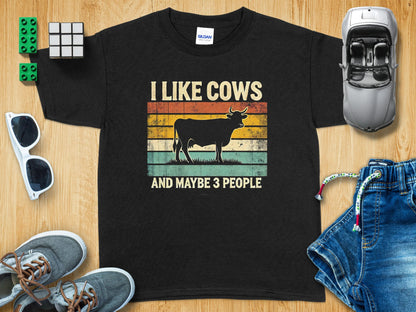 I Like Cows And Maybe 3 People T-shirt product type